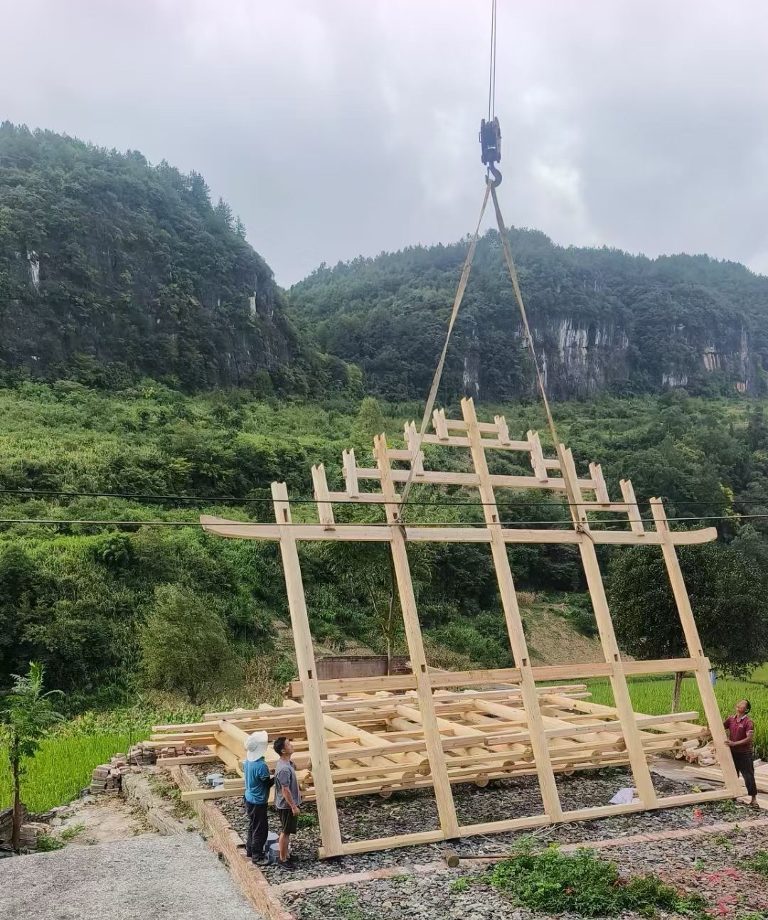 柳林县汽车吊出租公司怎么保证发动机散热问题